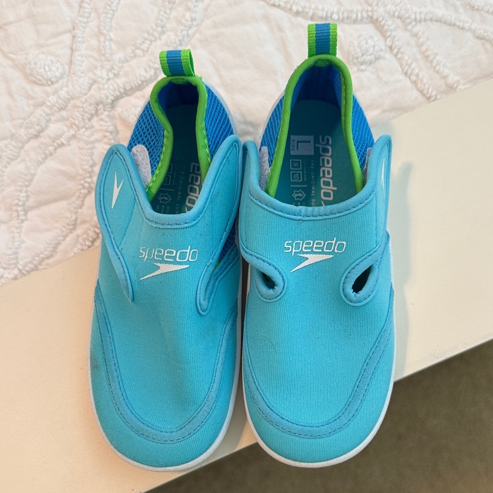 KidsSpeedo Water Shoes - Aqua and Lime size L 9-10